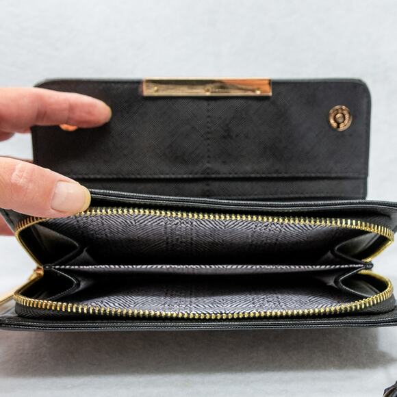 Women's Black Clutch MADISON WEST Wristlet Wallet Detachable Strap - Picture 4 of 6